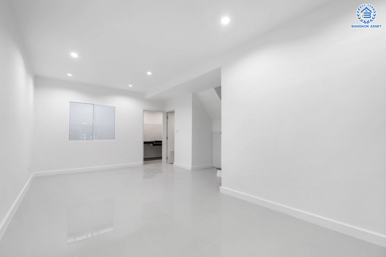 บ้านมือสองตกแต่งใหม่ ม.พฤกษาทาวน์ ติดถนนราชพฤกษ์ ทาวน์เฮ้าส์พร้อมอยู่! เนื้อที่ 17.5 ตร.ว. ฟังก์ชัน 3 ห้องนอน 2 ห้องน้ำ เดินทางสะดวกบนทำเลศักยภาพ ใกล้วงเวียนพระราม5 เชื่อมต่อทั้งถ.นครอินทร์ ,ราชพฤกษ์ ,และกาญจนาภิเษก และรถไฟฟ้า "สถานีบางรักใหญ่"